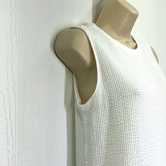 Club Monaco - White Pebbled Design Sleeveless Lightweight Mini Dress Size Small - Picture 4 of 11